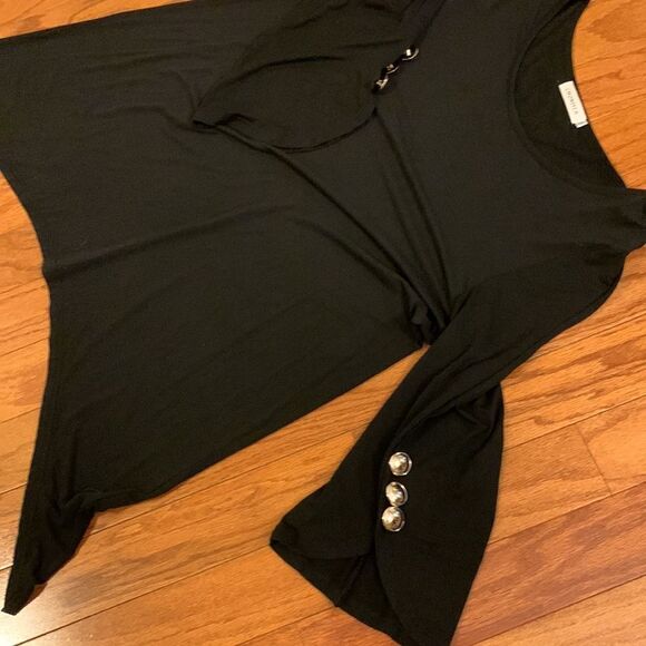 CHONJIER 2XL black ladies top/tunic with uneven bottom & unique sleeves - Picture 3 of 6